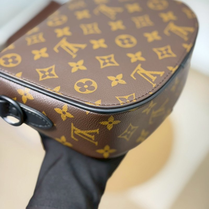 (全新大全配✨適合送禮)🏷LV 路易威登．Montsouris 郵差包 PM M47060-6