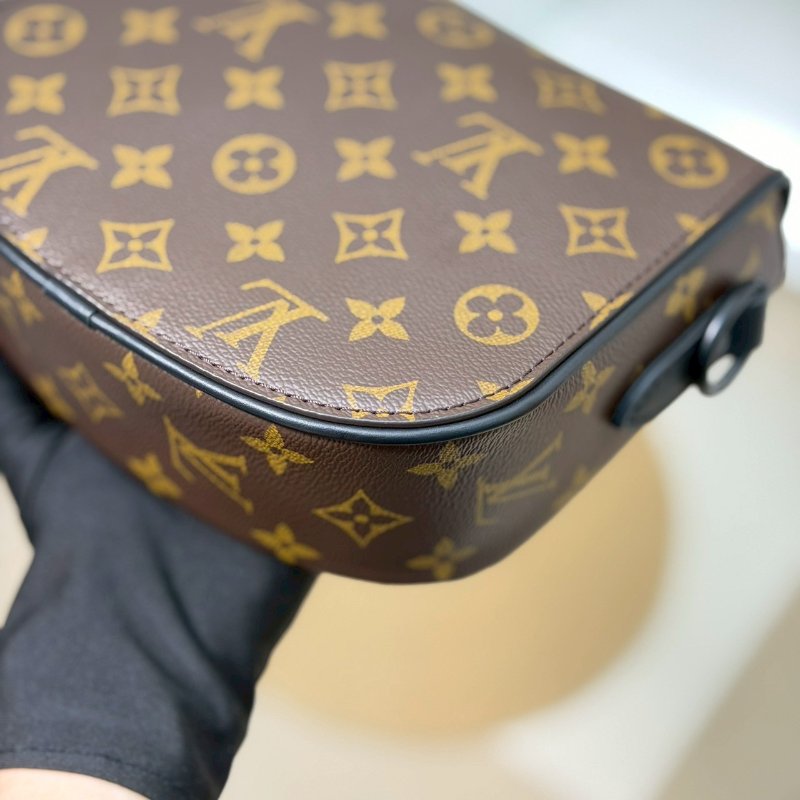 (全新大全配✨適合送禮)🏷LV 路易威登．Montsouris 郵差包 PM M47060-7