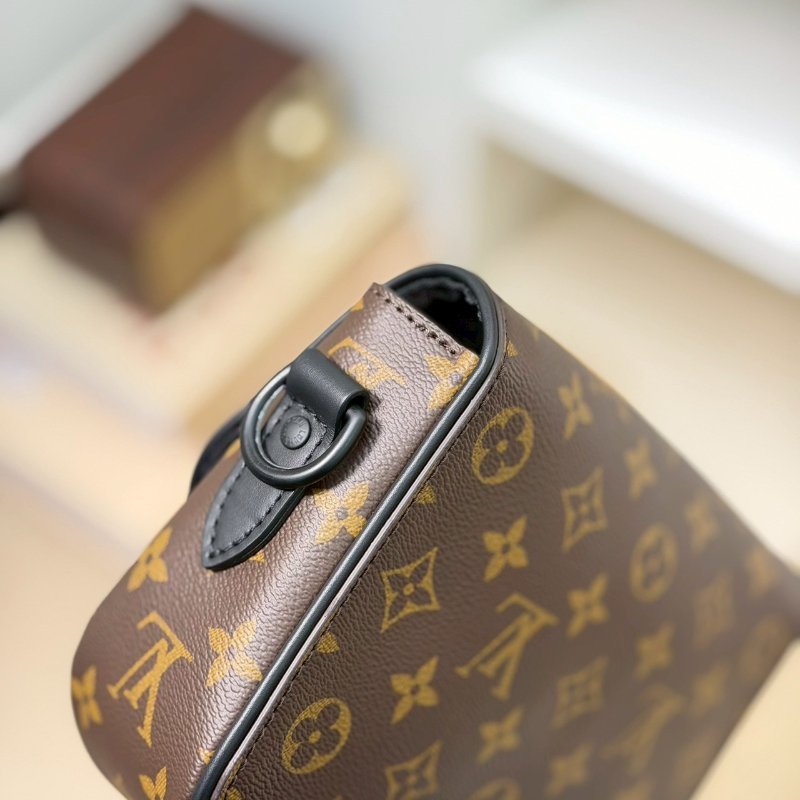 (全新大全配✨適合送禮)🏷LV 路易威登．Montsouris 郵差包 PM M47060-10