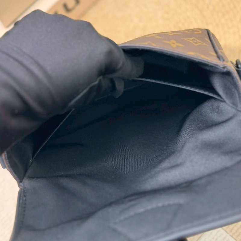 (全新大全配✨適合送禮)🏷LV 路易威登．Montsouris 郵差包 PM M47060-16