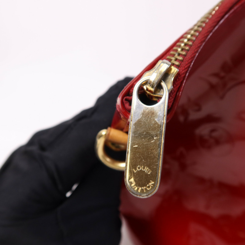 LOUIS VUITTON Monogram Vernis Bellevue GM金扣手挽袋-6