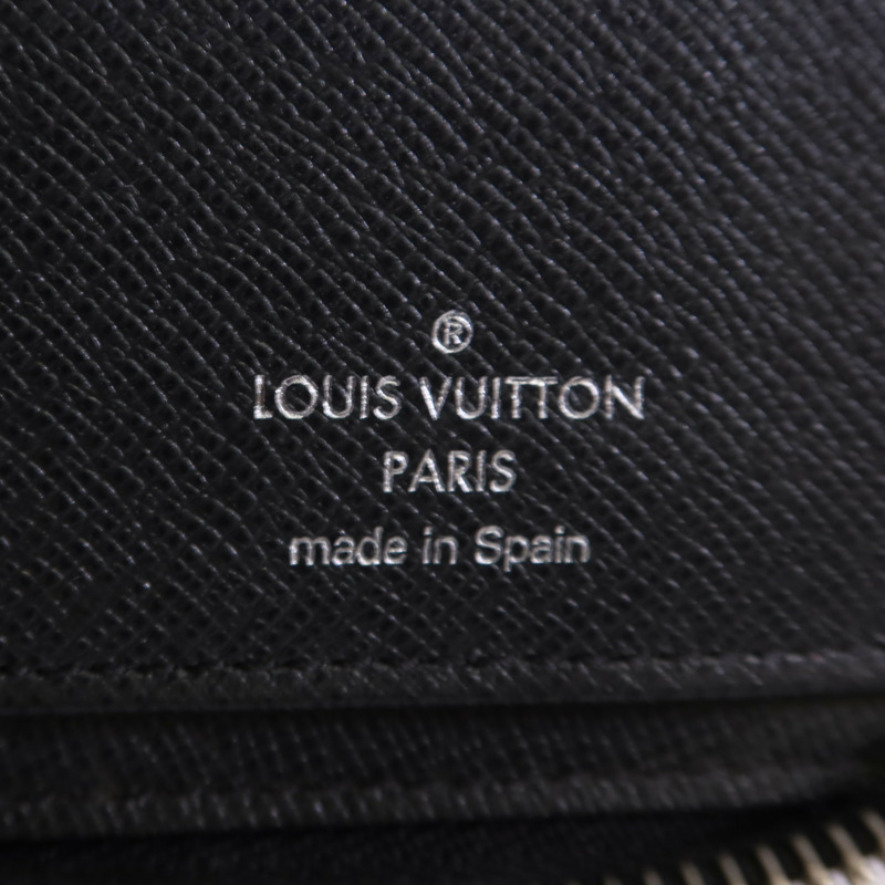 LOUIS VUITTON Taiga Zippy Wallet Vertical銀扣長錢包-10
