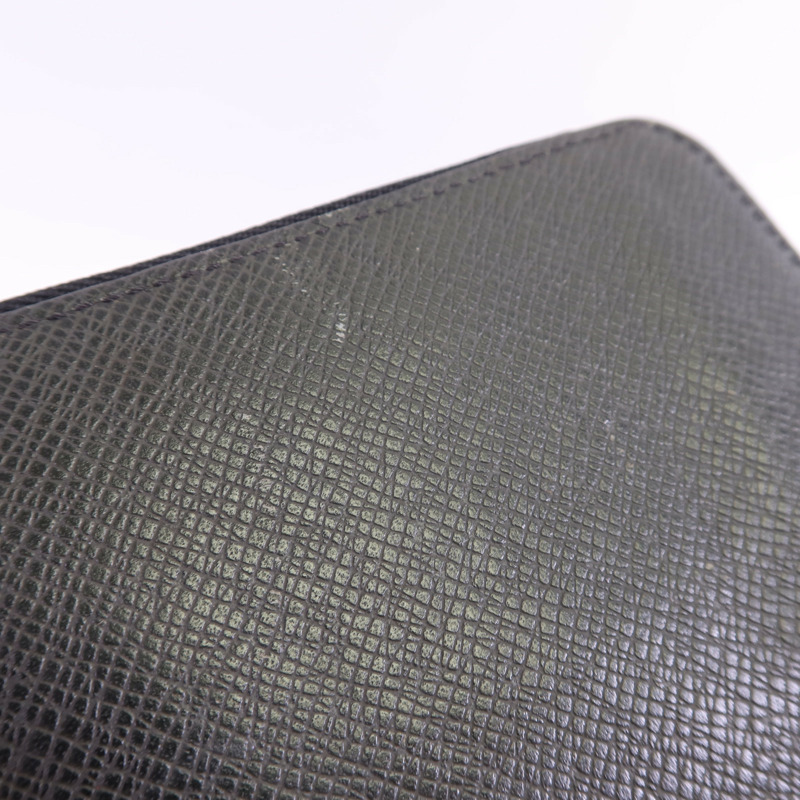 LOUIS VUITTON Taiga Zippy Wallet Vertical銀扣長錢包-14