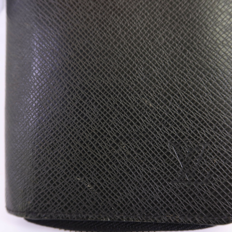 LOUIS VUITTON Taiga Zippy Wallet Vertical銀扣長錢包-17