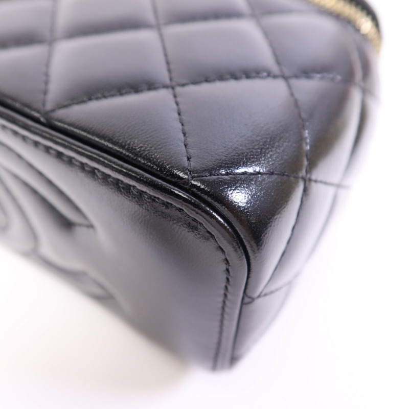CHANEL 皮革Vanity Case金扣鏈帶肩背袋-10