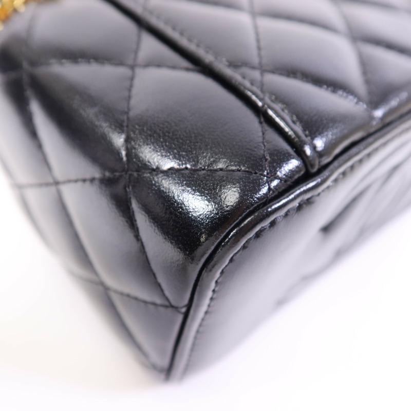 CHANEL 皮革Vanity Case金扣鏈帶肩背袋-13