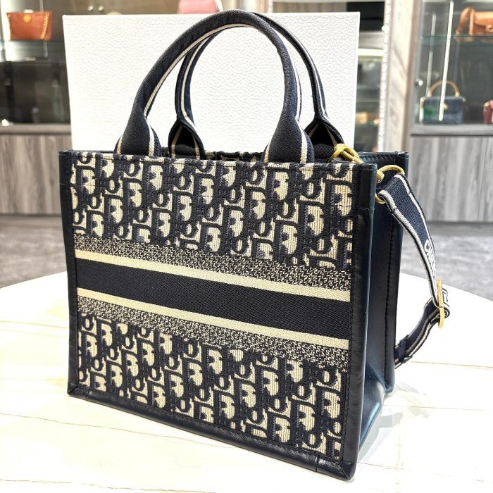 *SHIHNA名牌精品* DIOR Book Tote 藍色老花刺繡小型托特包-7