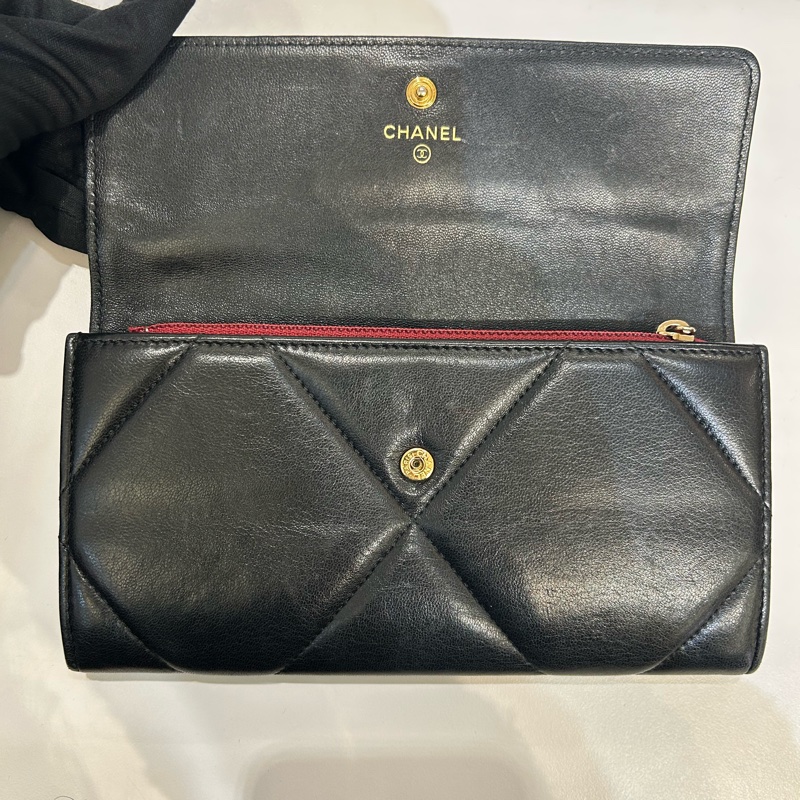 CHANEL 黑羊皮金釦 19長夾-8
