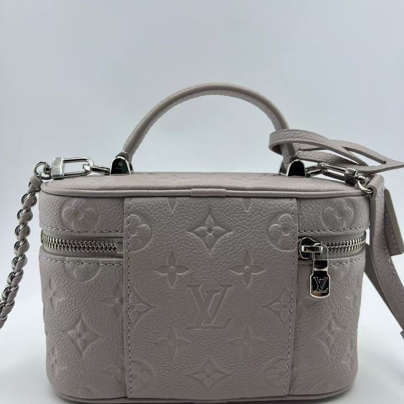 路易威登 Vanity Chain Pouch 迷你化妝盒包 2025 年新款霧灰色-3