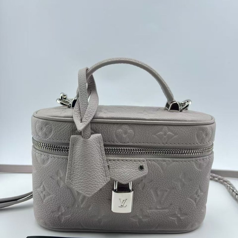 路易威登 Vanity Chain Pouch 迷你化妝盒包 2025 年新款霧灰色-9