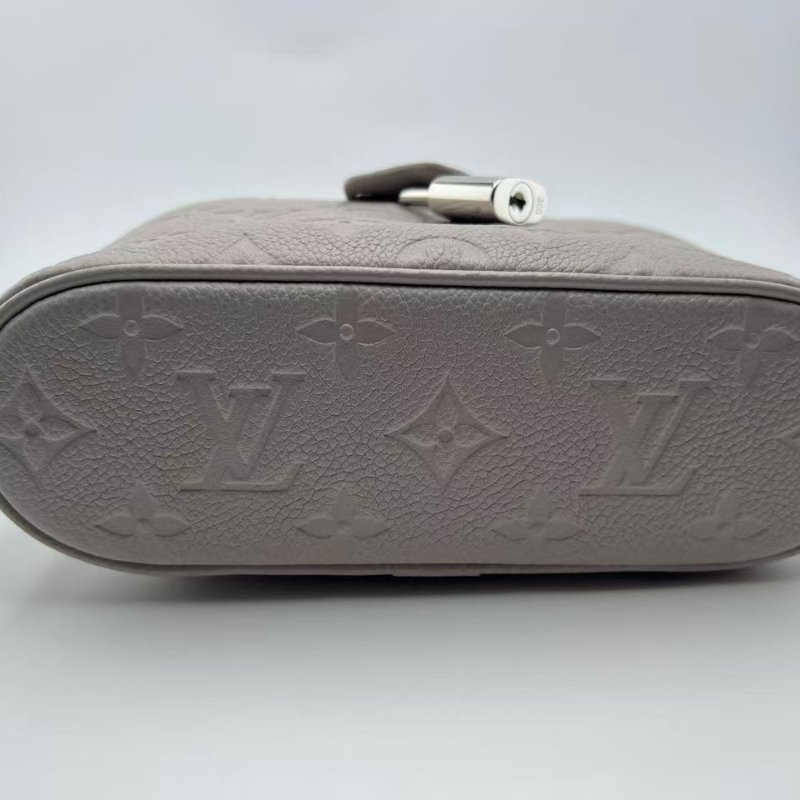 路易威登 Vanity Chain Pouch 迷你化妝盒包 2025 年新款霧灰色-13