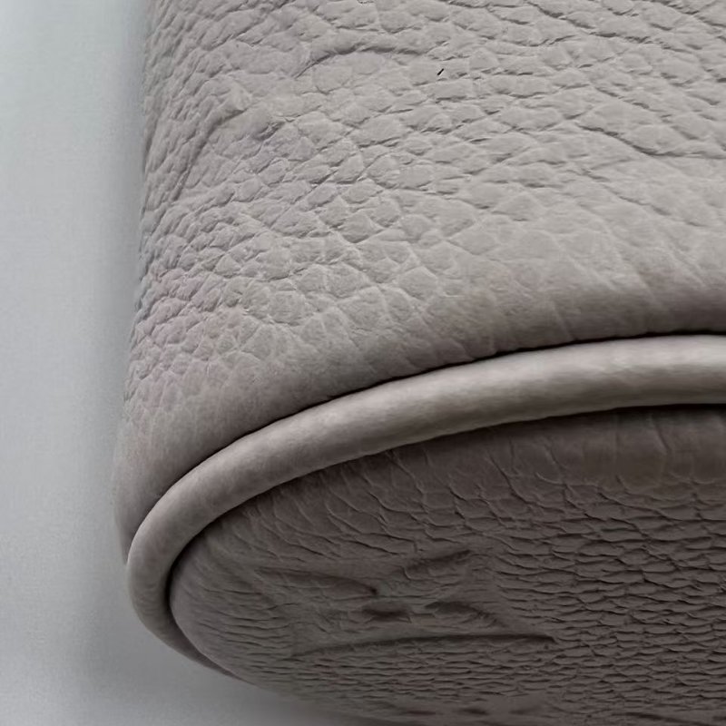 路易威登 Vanity Chain Pouch 迷你化妝盒包 2025 年新款霧灰色-15