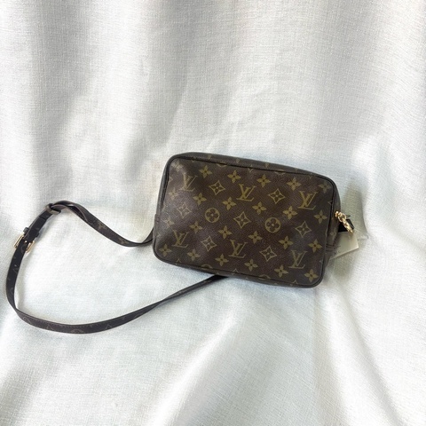 LV 老花相機包 23