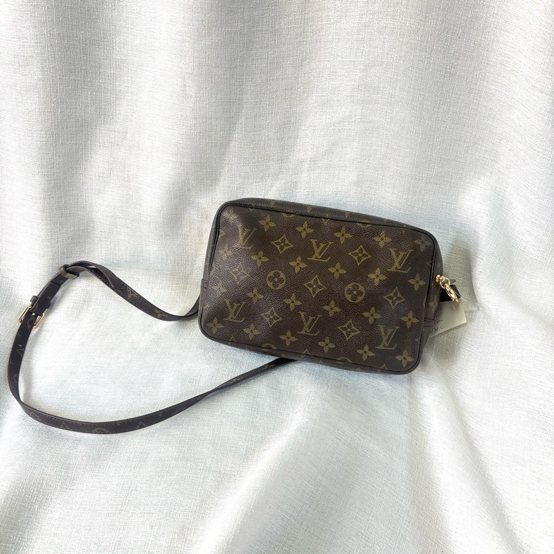 LV 老花相機包 23-0