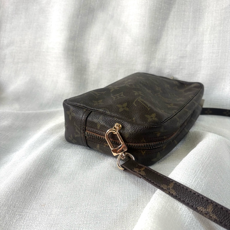 LV 老花相機包 23-6