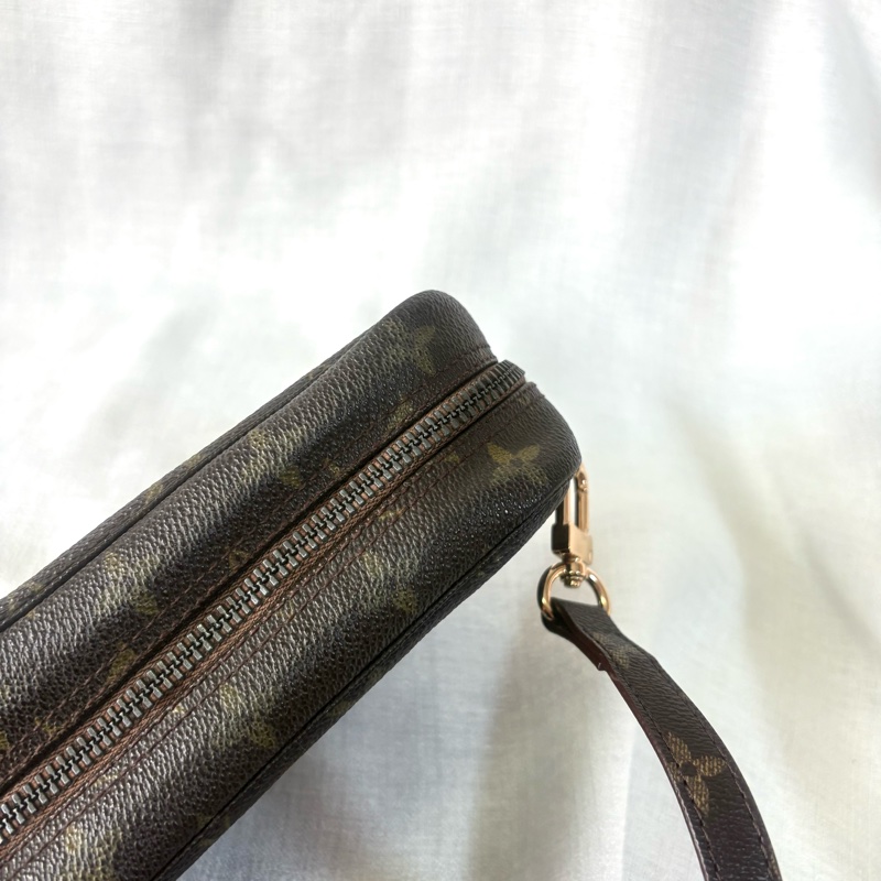 LV 老花相機包 23-7