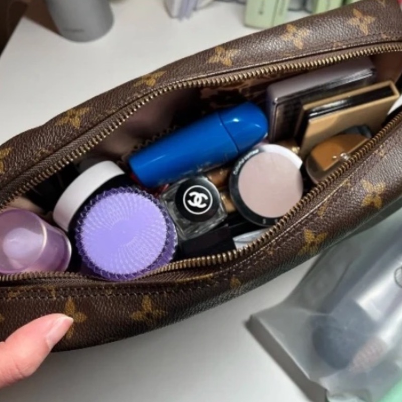 LV 老花相機包 23-10