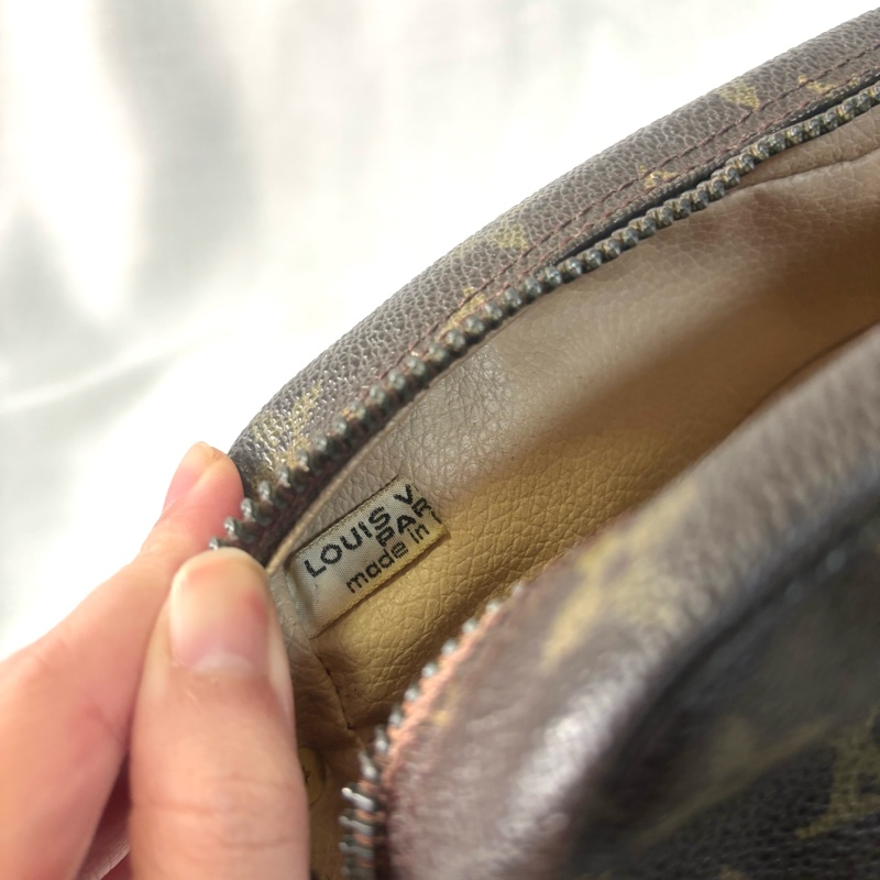 LV 老花相機包 23-19