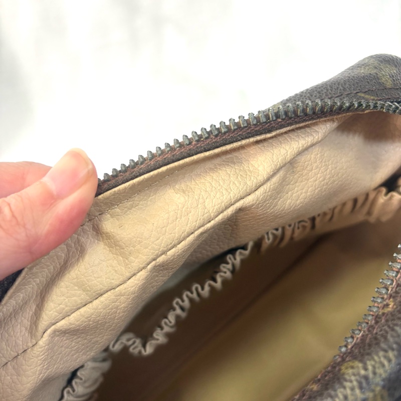 LV 老花相機包 23-21