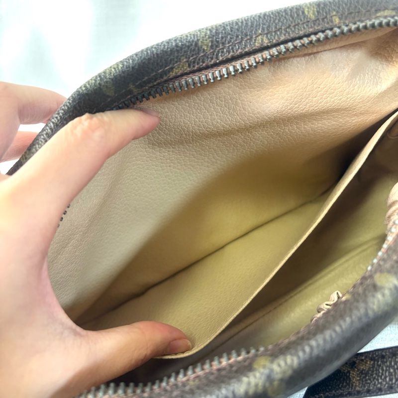 LV 老花相機包 23-22