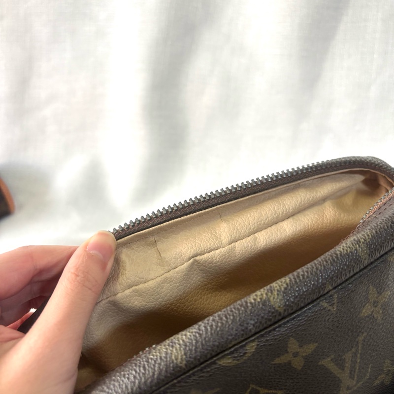 LV 老花相機包 23-23