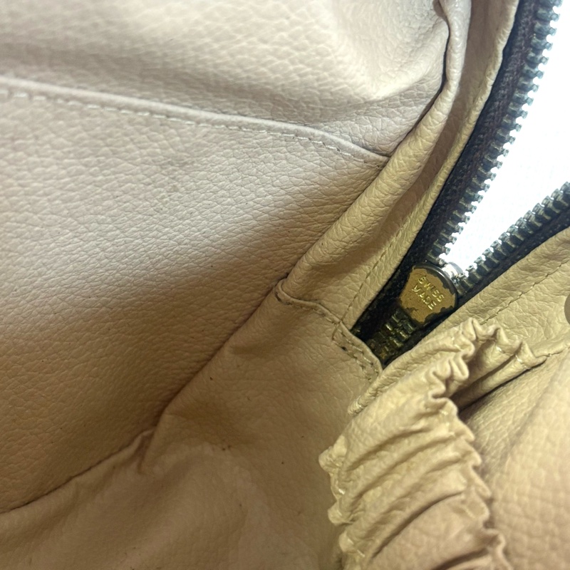 LV 老花相機包 23-24