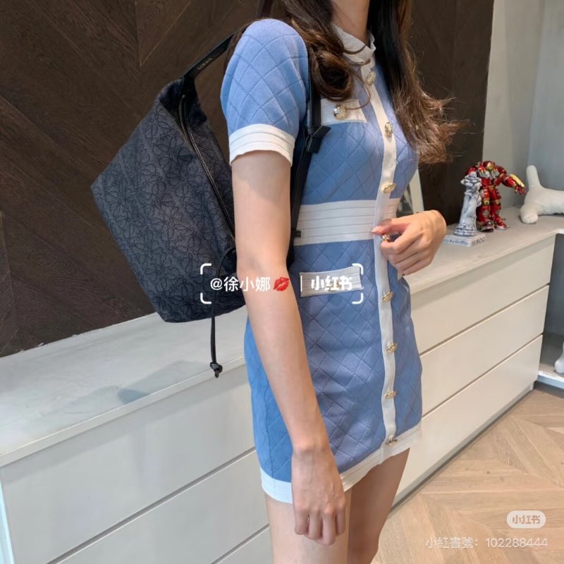 🏷Loewe 羅意威．Cubi 飯盒包 中號-22