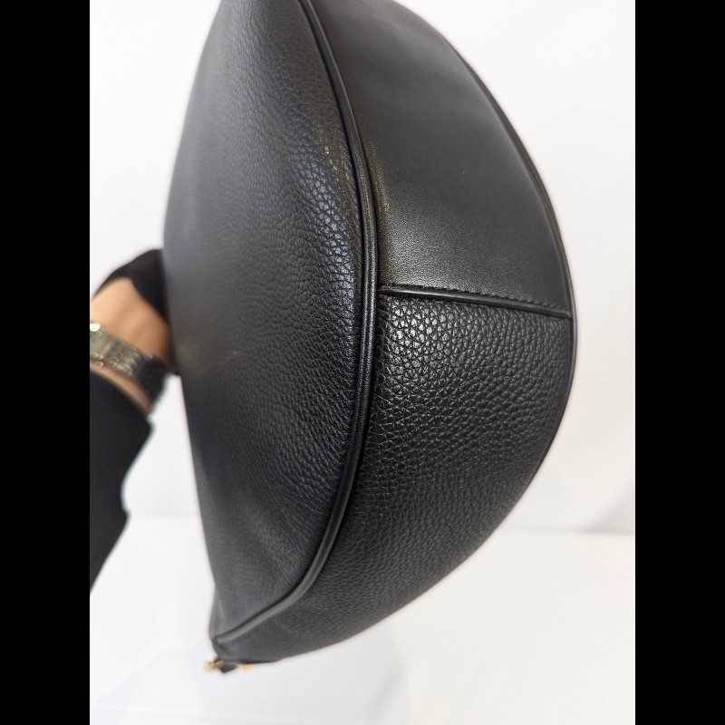 莉亞精品♡MK 荔枝牛皮半月包 近新閒置-9