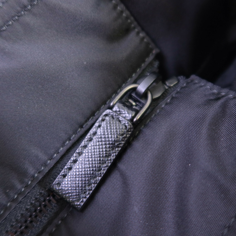 PRADA 尼龍Tote Bag銀扣肩背袋-12