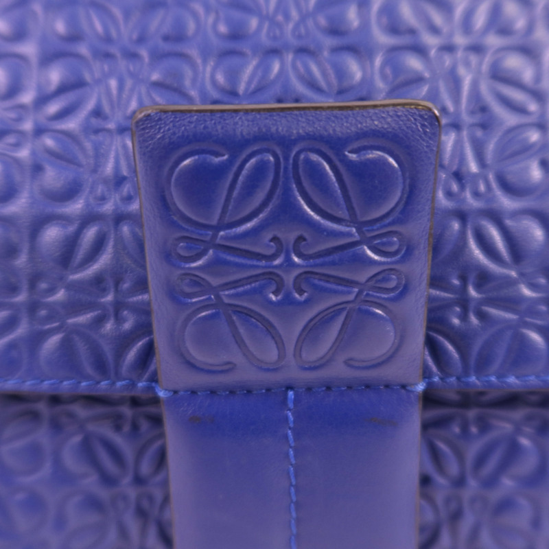 LOEWE 牛皮皮革Chain Shoulder金扣鏈帶肩背袋-9