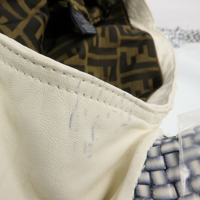 FENDI 牛皮皮革Shoulder Bag金扣肩背袋-17