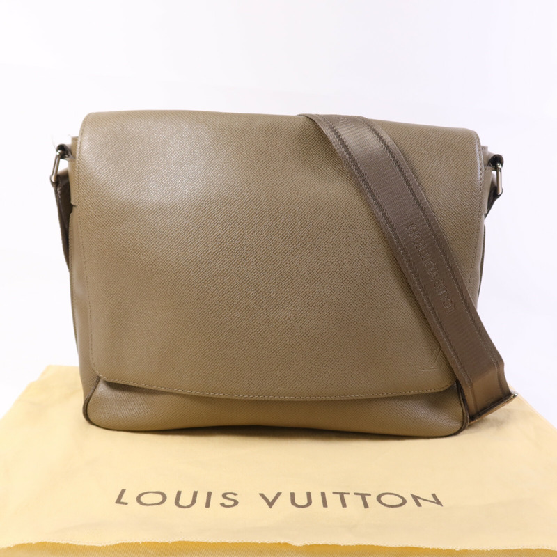 LOUIS VUITTON Taiga Roman MM銀扣肩背袋-10