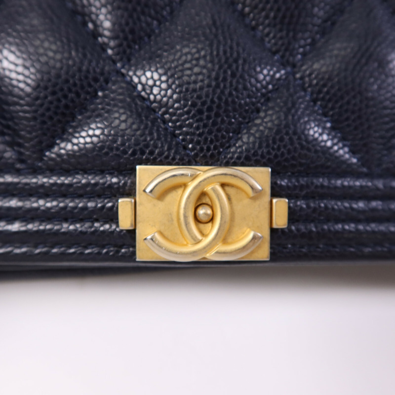 CHANEL 牛皮皮革Boy Woc金扣鏈帶肩背袋-6