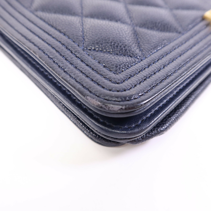 CHANEL 牛皮皮革Boy Woc金扣鏈帶肩背袋-10