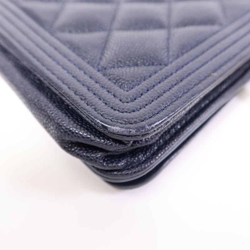 CHANEL 牛皮皮革Boy Woc金扣鏈帶肩背袋-11