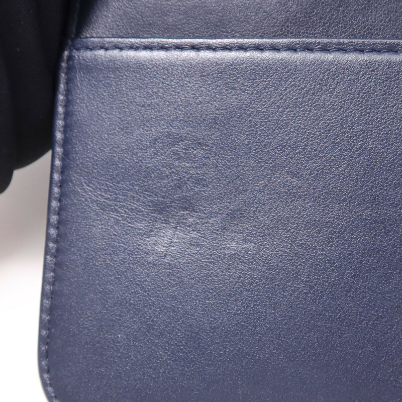 CHANEL 牛皮皮革Boy Woc金扣鏈帶肩背袋-14