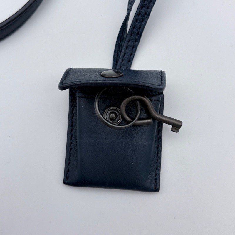 「JL精品代購」 9新 BV 霧霾深藍編織骰子方塊斜挎包-14