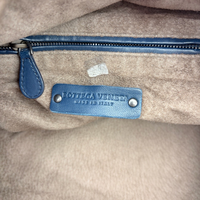 「JL精品代購」 9新 BV 霧霾深藍編織骰子方塊斜挎包-16