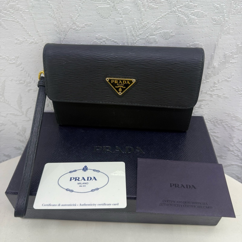 Prada Wallet-1