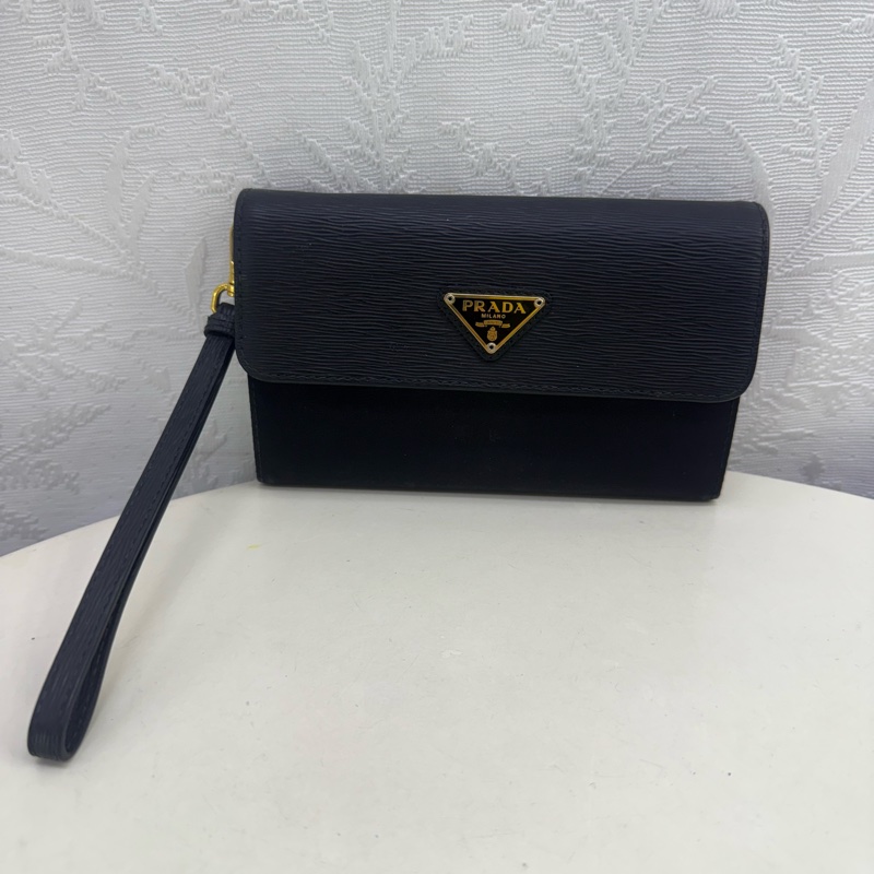 Prada Wallet-3