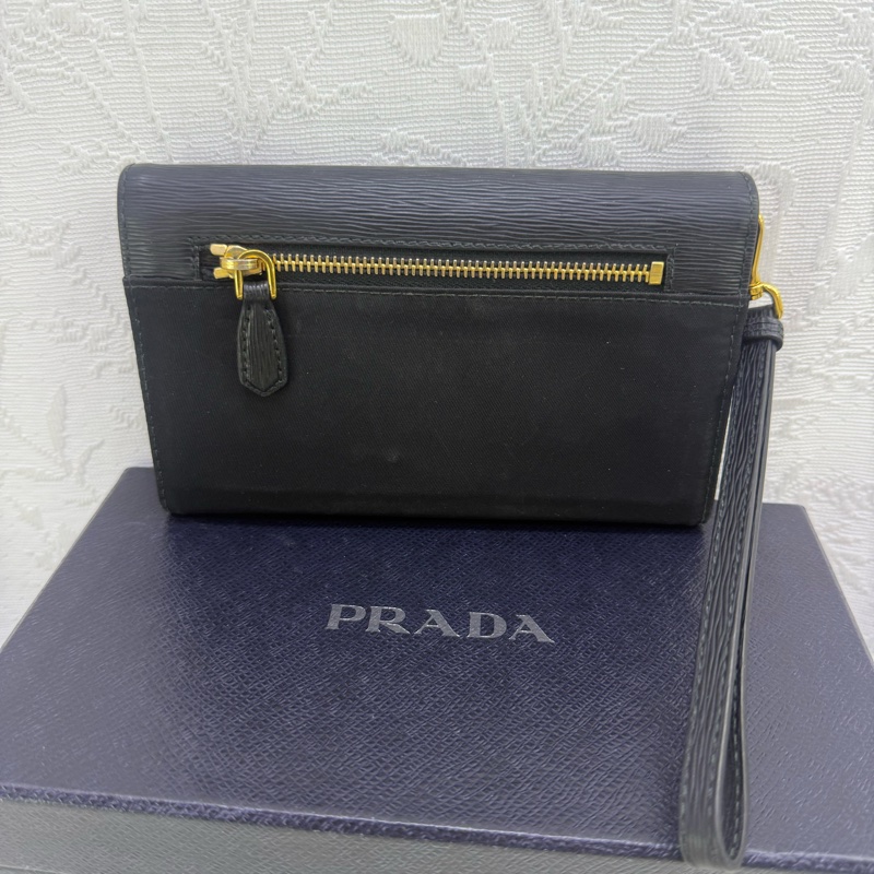 Prada Wallet-4