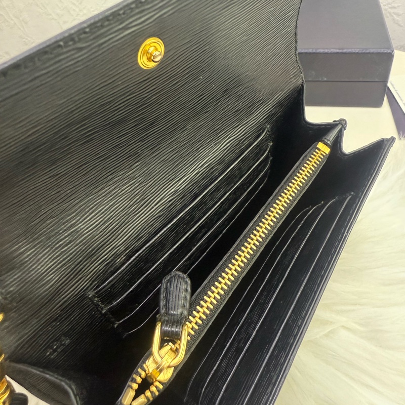 Prada Wallet-5
