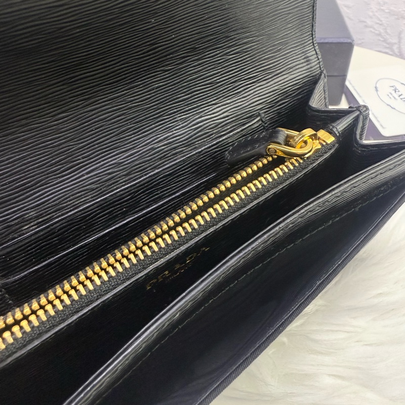 Prada Wallet-12