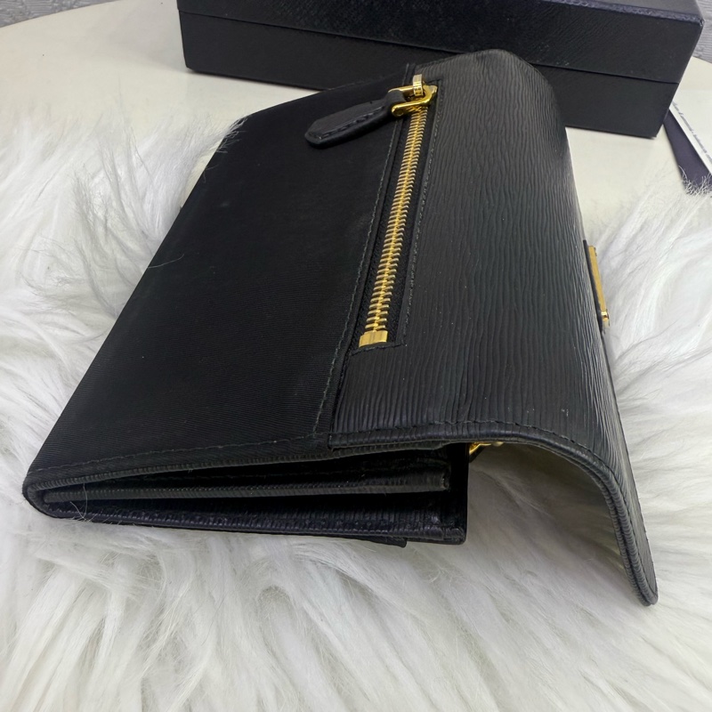 Prada Wallet-16