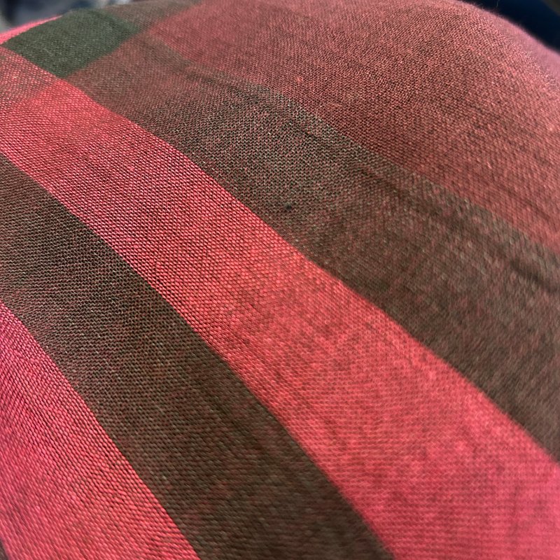 BURBERRY酒紅格紋薄圍巾-7