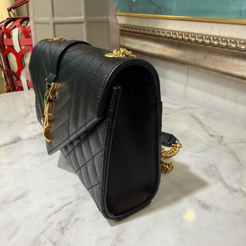 YSL 黑荔枝牛皮Envelope絎縫金釦信封下蓋肩斜背鏈包-3
