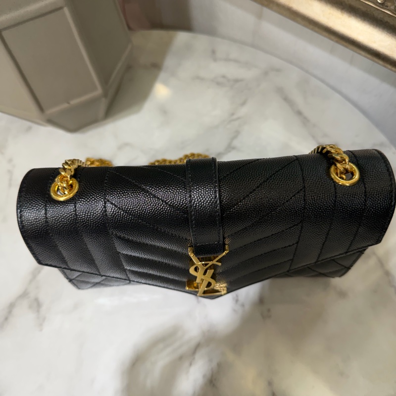 YSL 黑荔枝牛皮Envelope絎縫金釦信封下蓋肩斜背鏈包-6