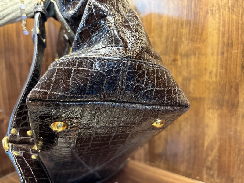 Miu Miu 棕色鱷魚紋手提包-6