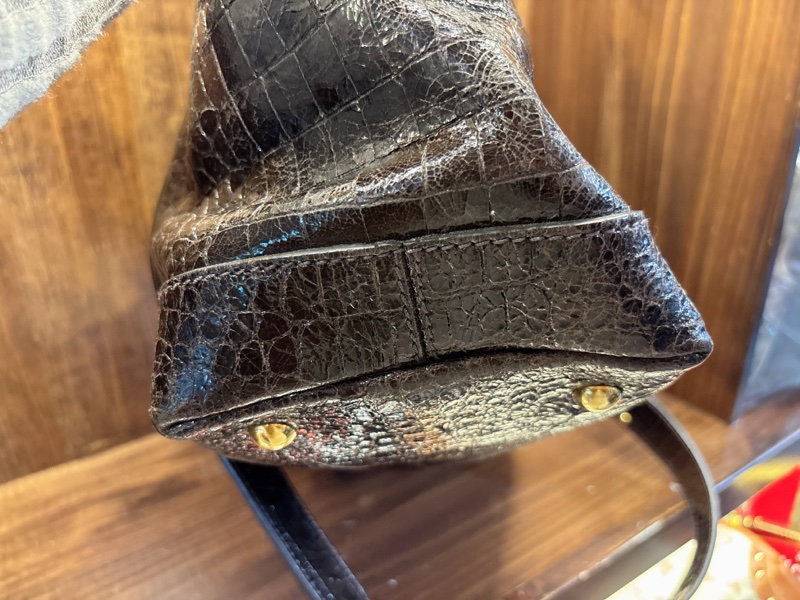 Miu Miu 棕色鱷魚紋手提包-7