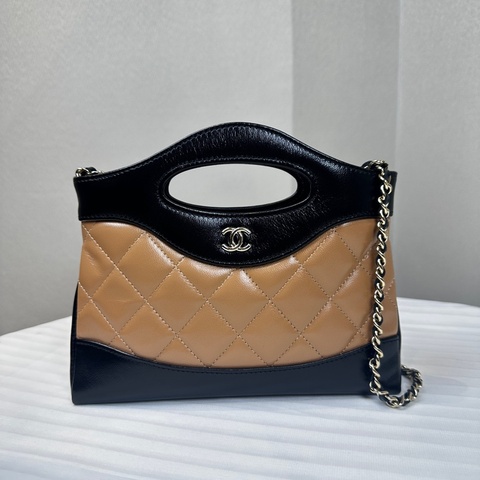 99新 香奈兒/Chanel 31 Mini Nano Bag 牛皮金扣橫版迷你購物袋手提斜背包 黑色駝色拼色21x3x13cm